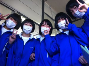 On Friday I went for one last visit to Nichu... where everyone is masked because of hay fever! 